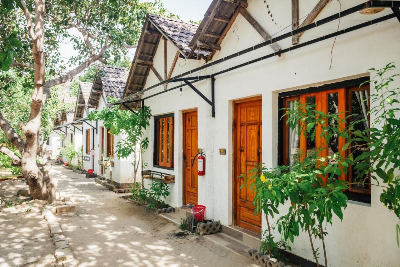 Villa Dao Hoa Vang Cam Ranh - Venuestay Екстериор снимка