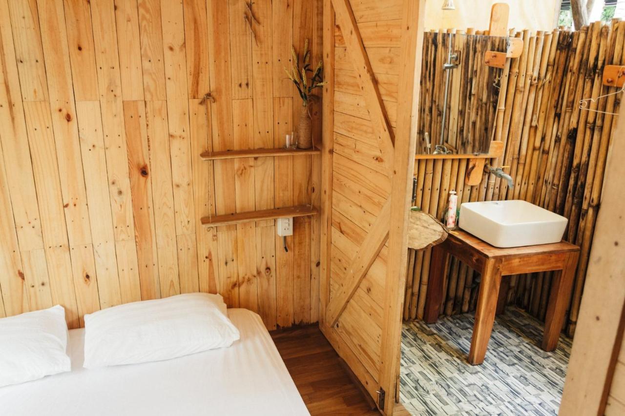 Villa Dao Hoa Vang Cam Ranh - Venuestay Екстериор снимка